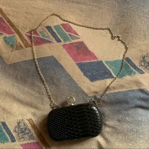 Le Chateau Black Clutch